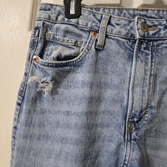 &Denim by H&M High Waist Slim Straight Jeans, 90s, Light Destructed Wash, EUC! - Picture 4 of 11